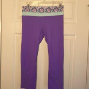 Lululemon woman’s stretch joggers. Purple size 6